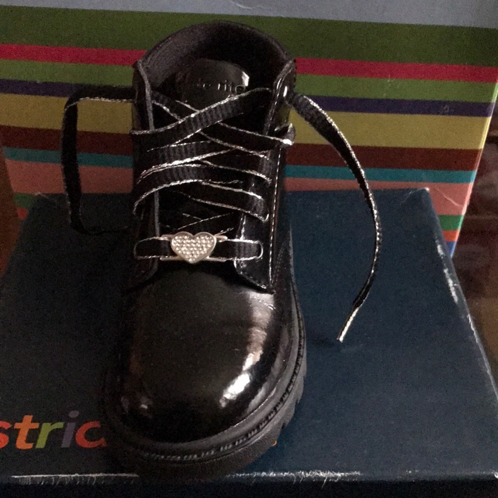 Girls boots